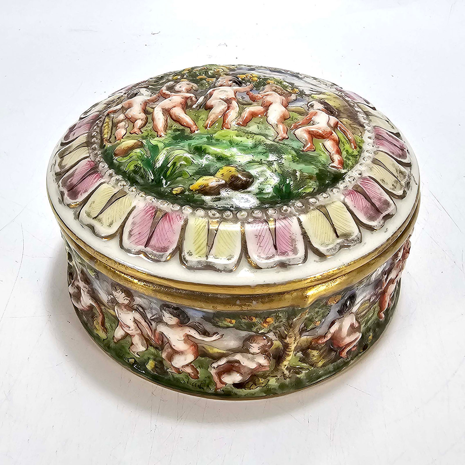 Caja Alhajero Porcelana Capodimonte Selladoi Relieve (6789)