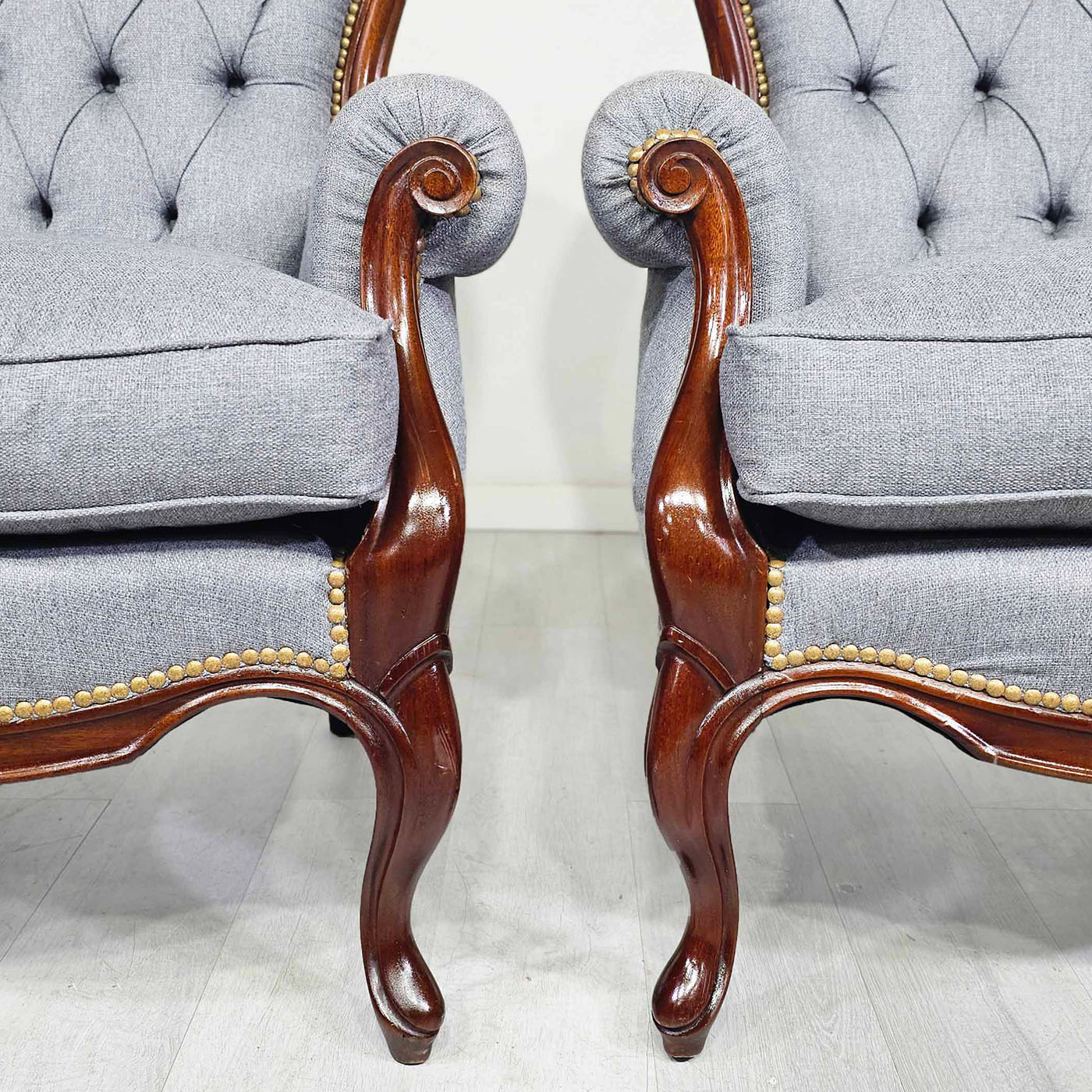 Par De Sillones Antiguos Capitoné Colonial Inglés Lino Gris (6951)