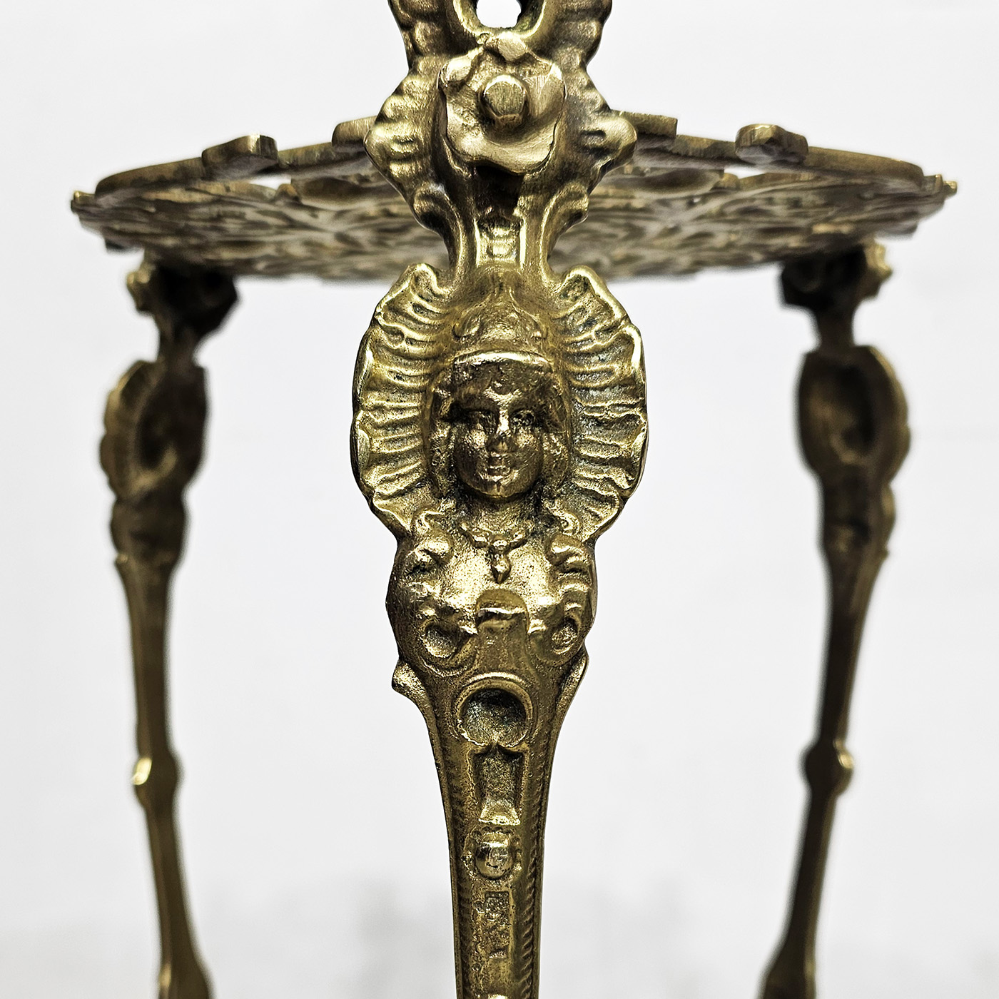 Mesa Auxiliar Pedestal Antigua Bronce Art Nouveau (7160)