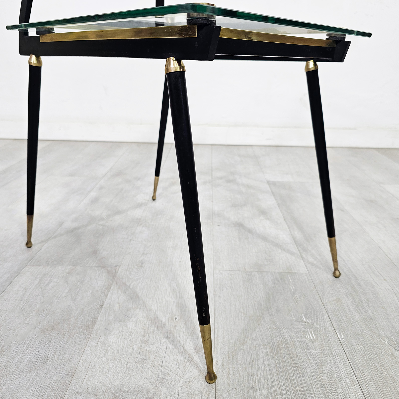 Mesa Auxiliar Mid Century Vidrio Hierro Bronce 2 Planos (7215)