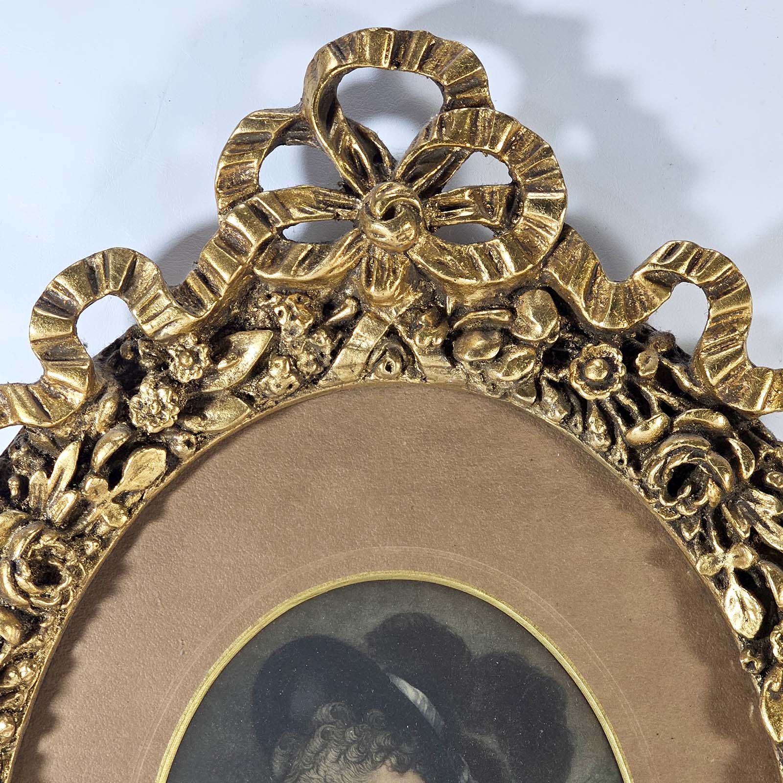 Marco Ovalado Antiguo Dorado Madera Yeso (7222)