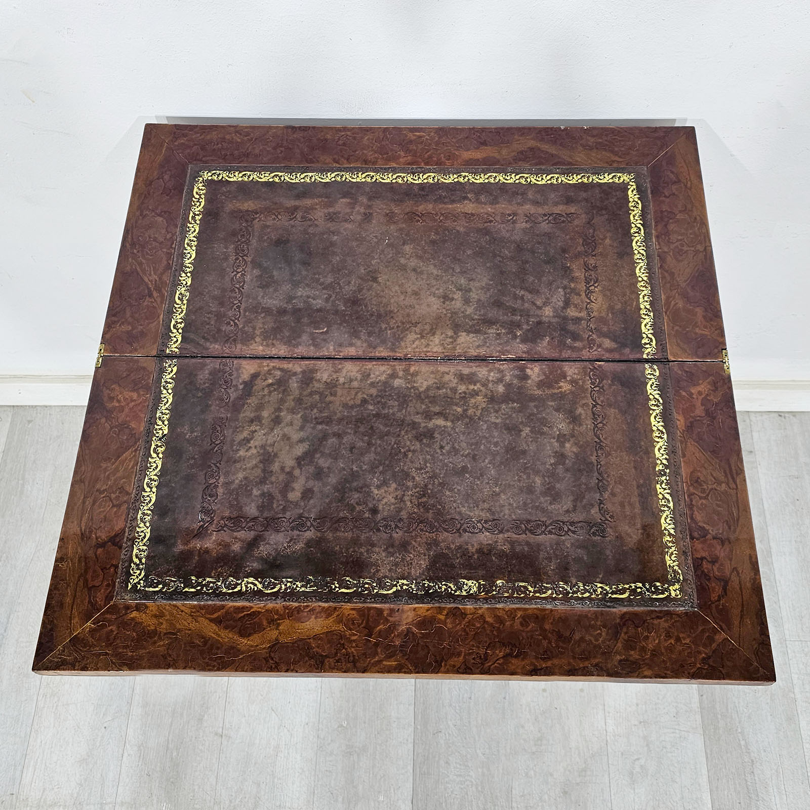 Petit Mueble Escritorio Secreter Inglés Raíz De Nogal Cuero (7248)