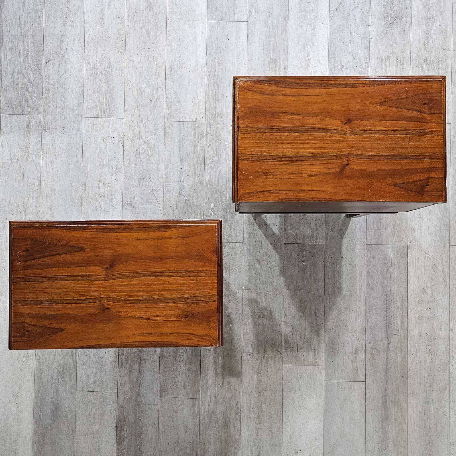 Par Mesas De Luz Mid Century Nogal Herrajes Metal (7261)