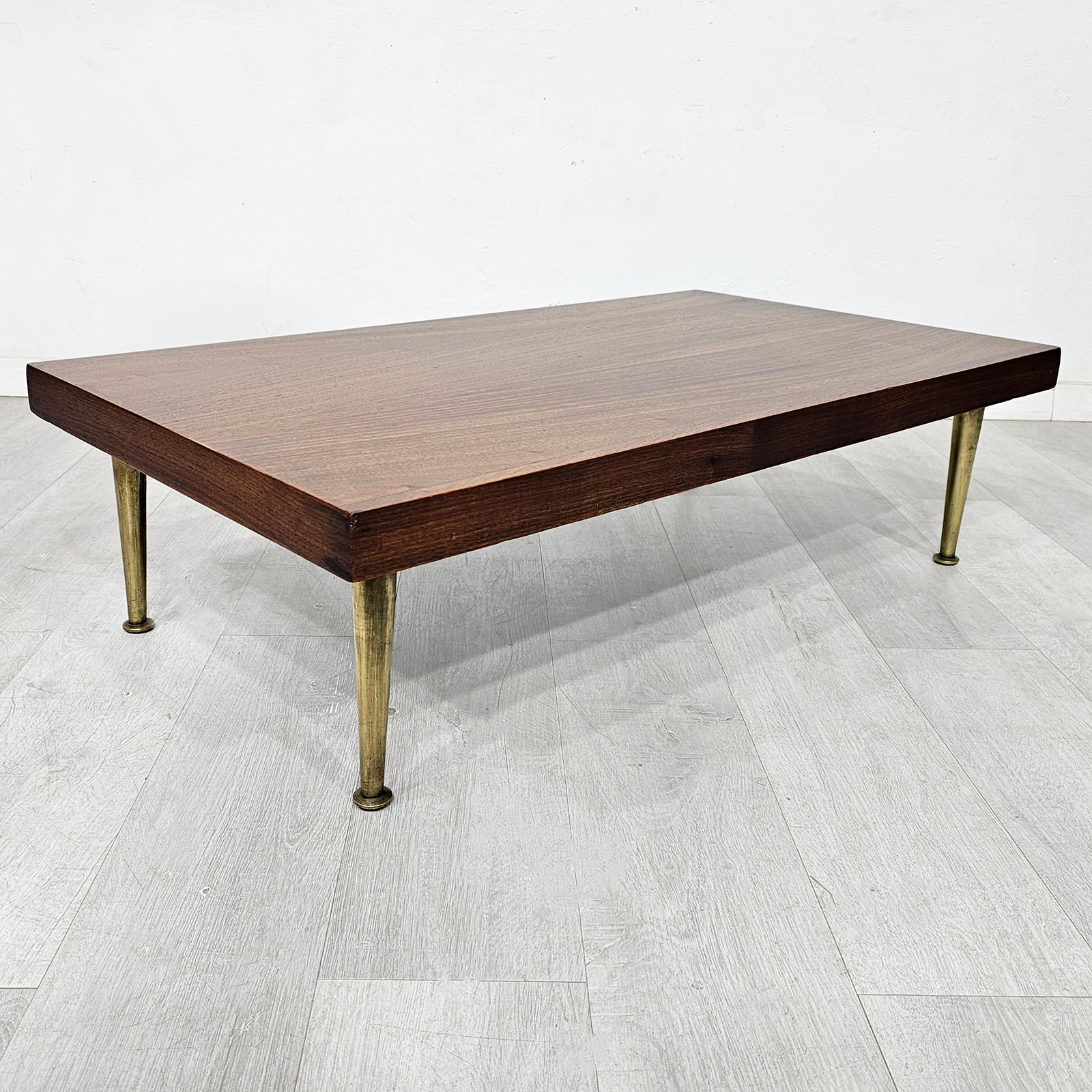 Mesa Ratona Mid Century Caoba Patas Bronce (4267)