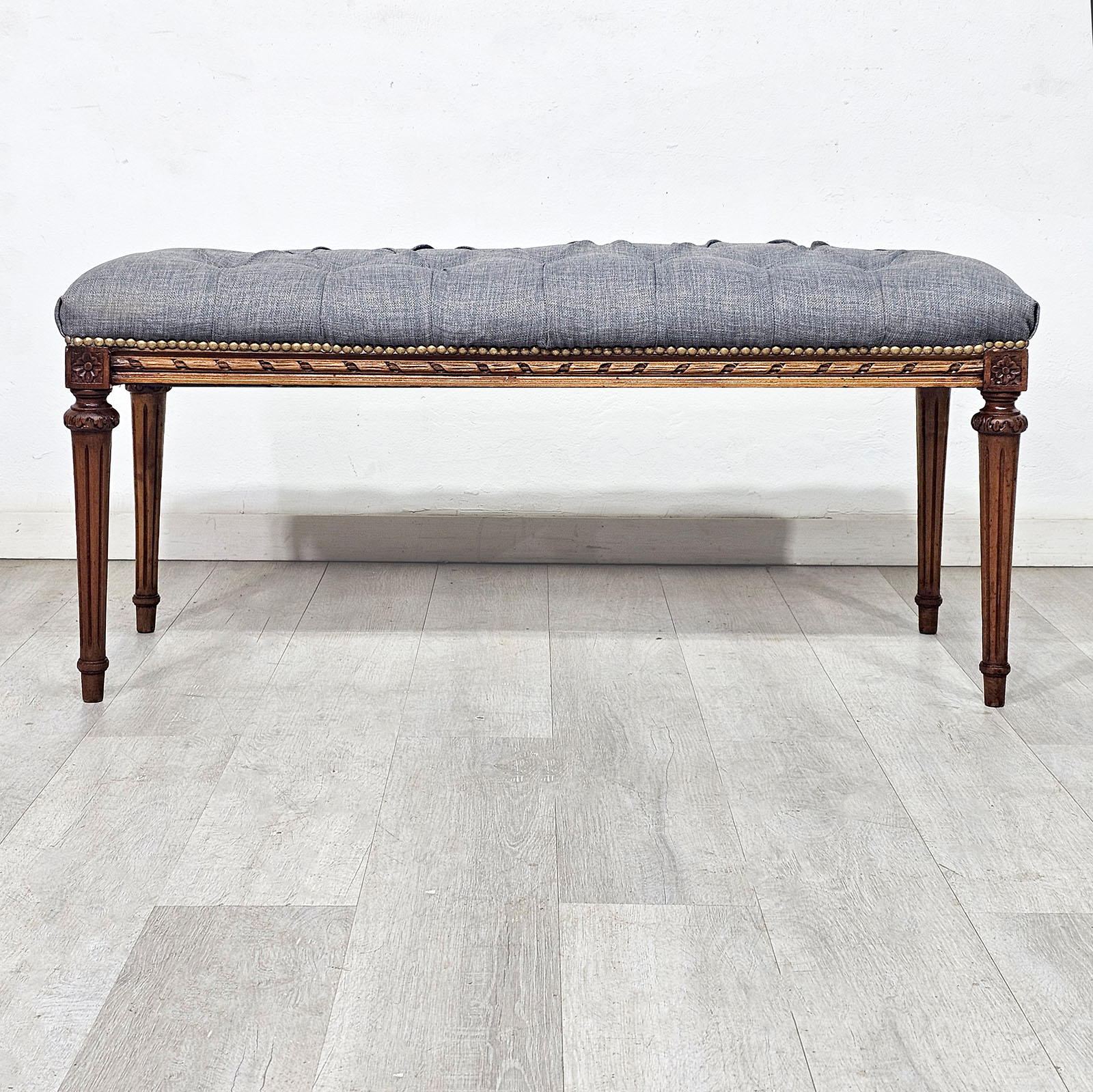 Banqueta Antigua Pie De Cama Luis XVI Nogal Capitone (7271)