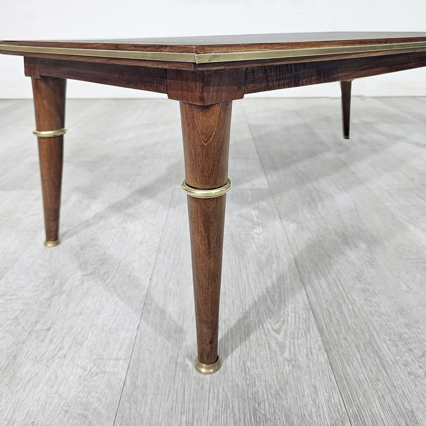 Mesa Ratona Mid Century Peteribí Bronce (7275)