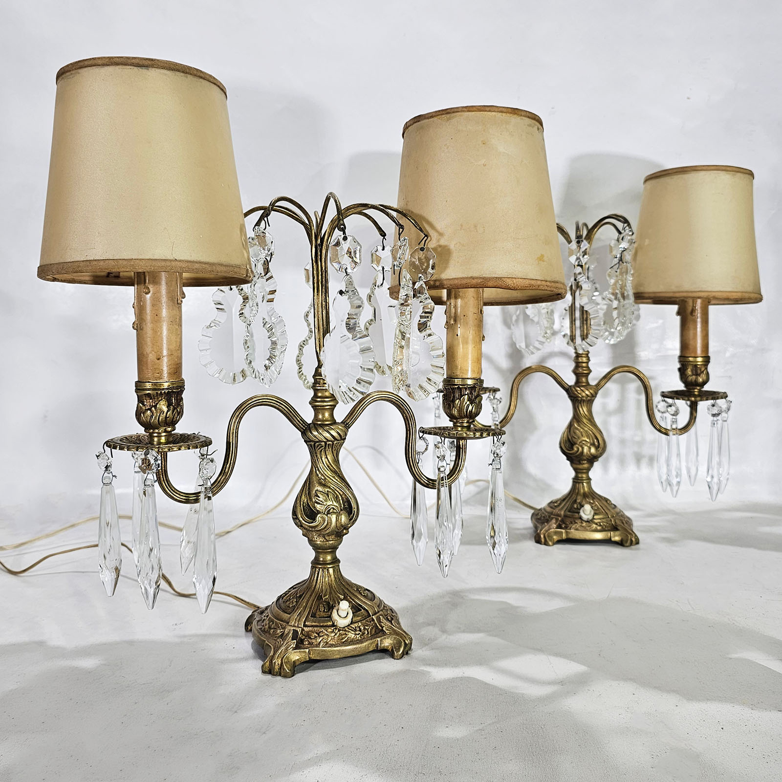 Par Veladores Antiguos Bronce 3 Luces Caireles (7300)