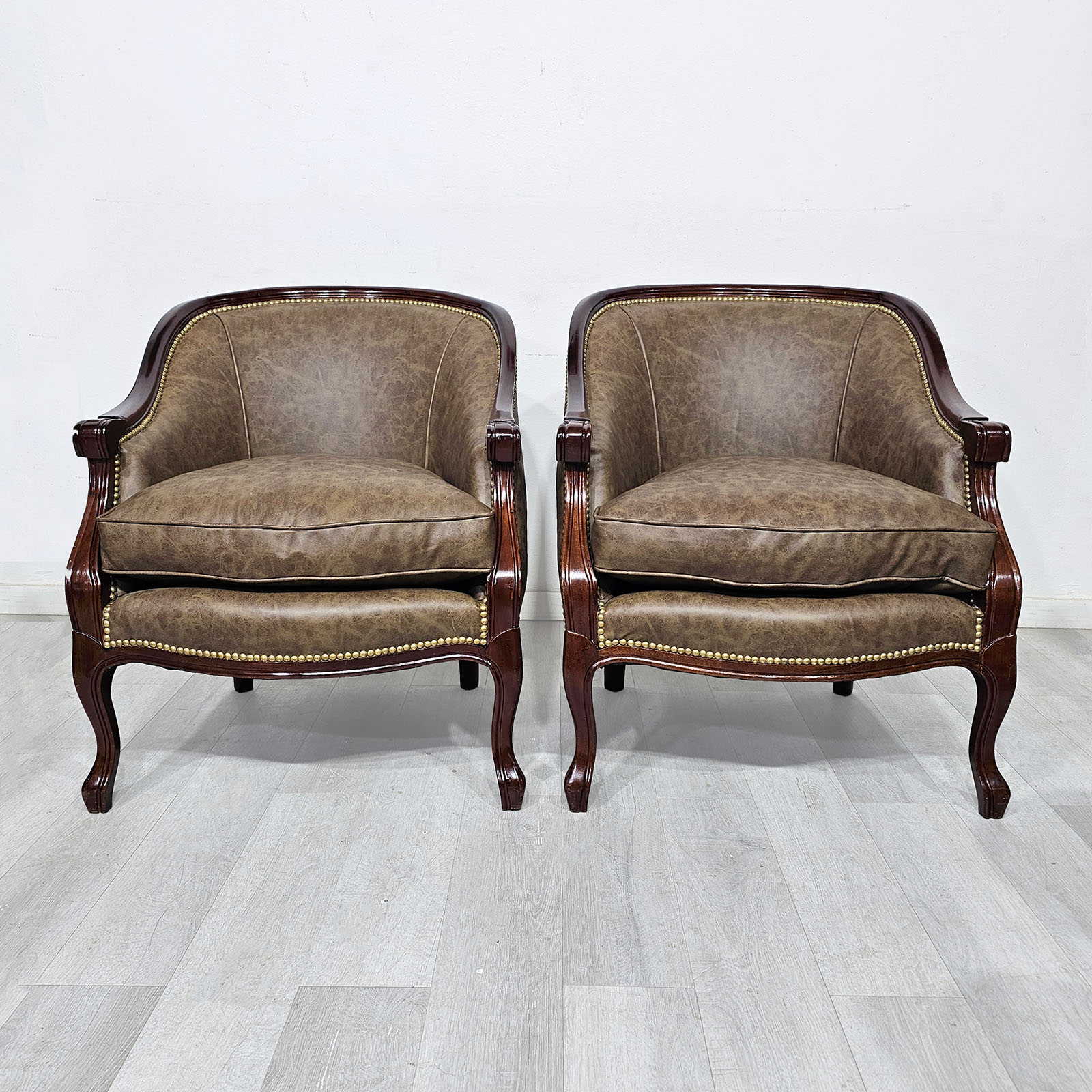 Par Sillones Bergère Ingleses Ecocuero Caoba (7308)