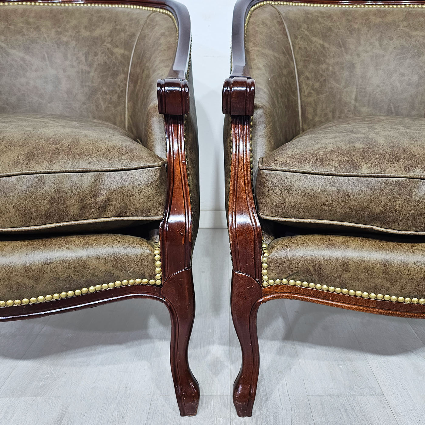 Par Sillones Bergère Ingleses Ecocuero Caoba (7308)