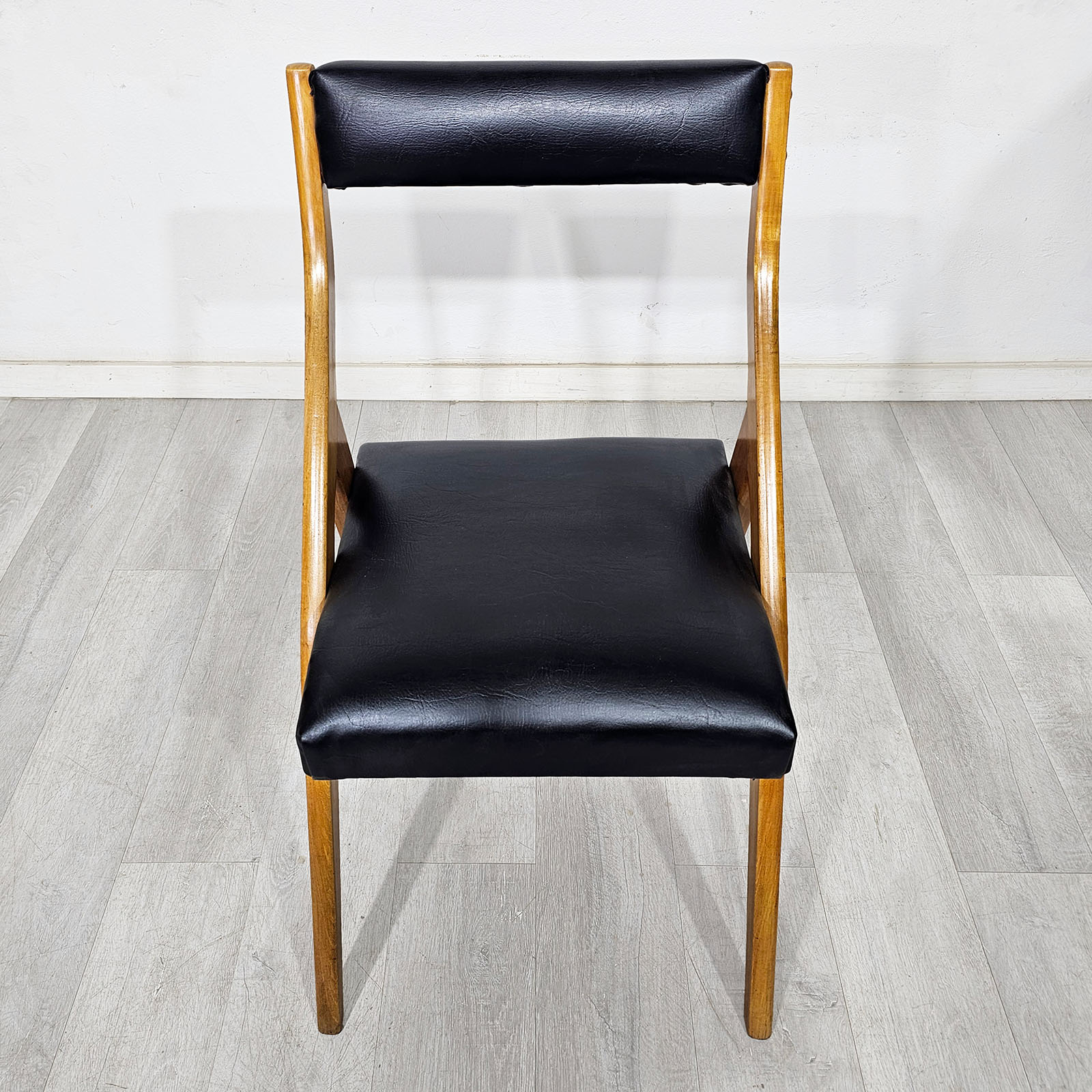 Silla Vintage Mid Century Guatambú Cuerina (7311)