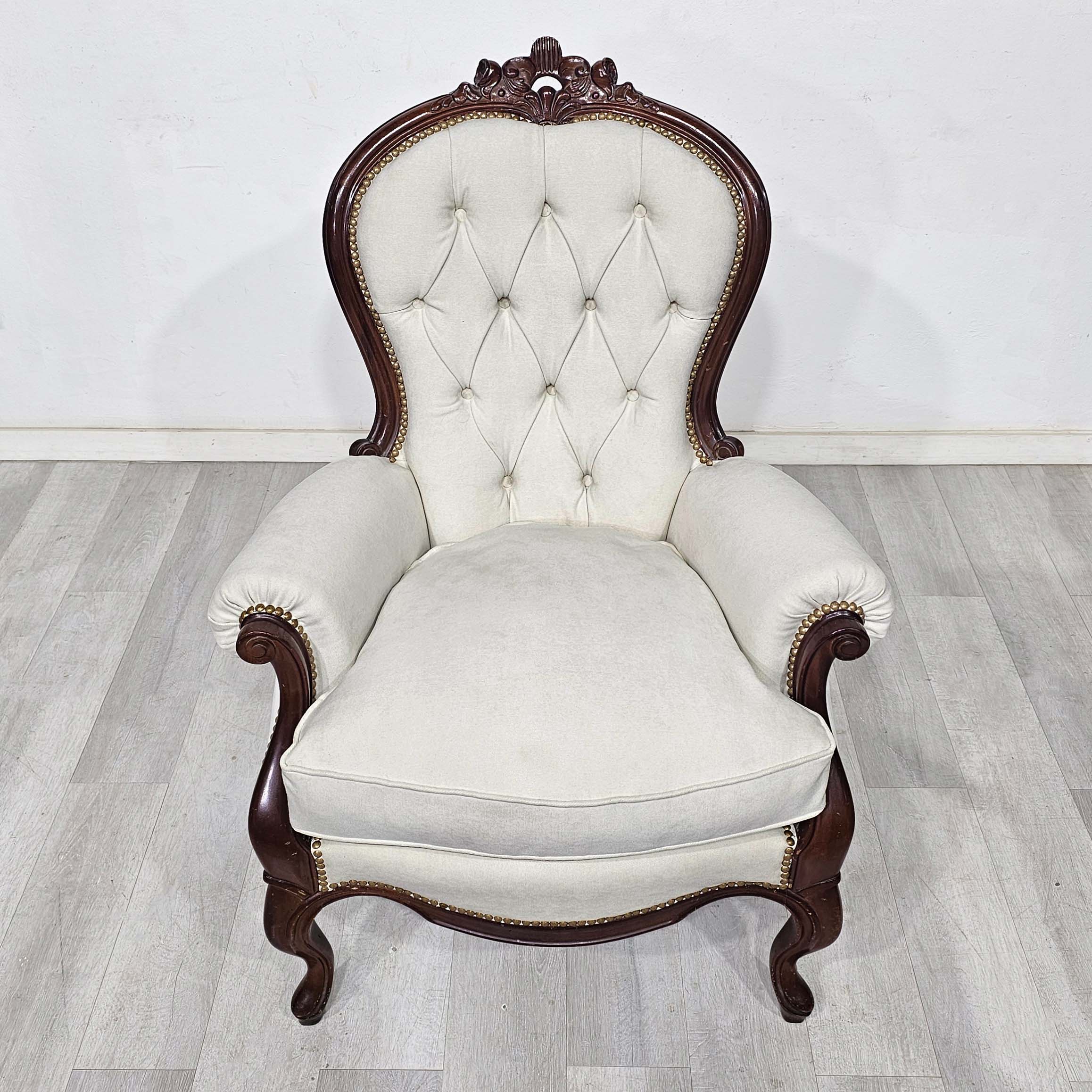 Sillón Colonial Inglés Victoriano Tallado Capitoné (7318)