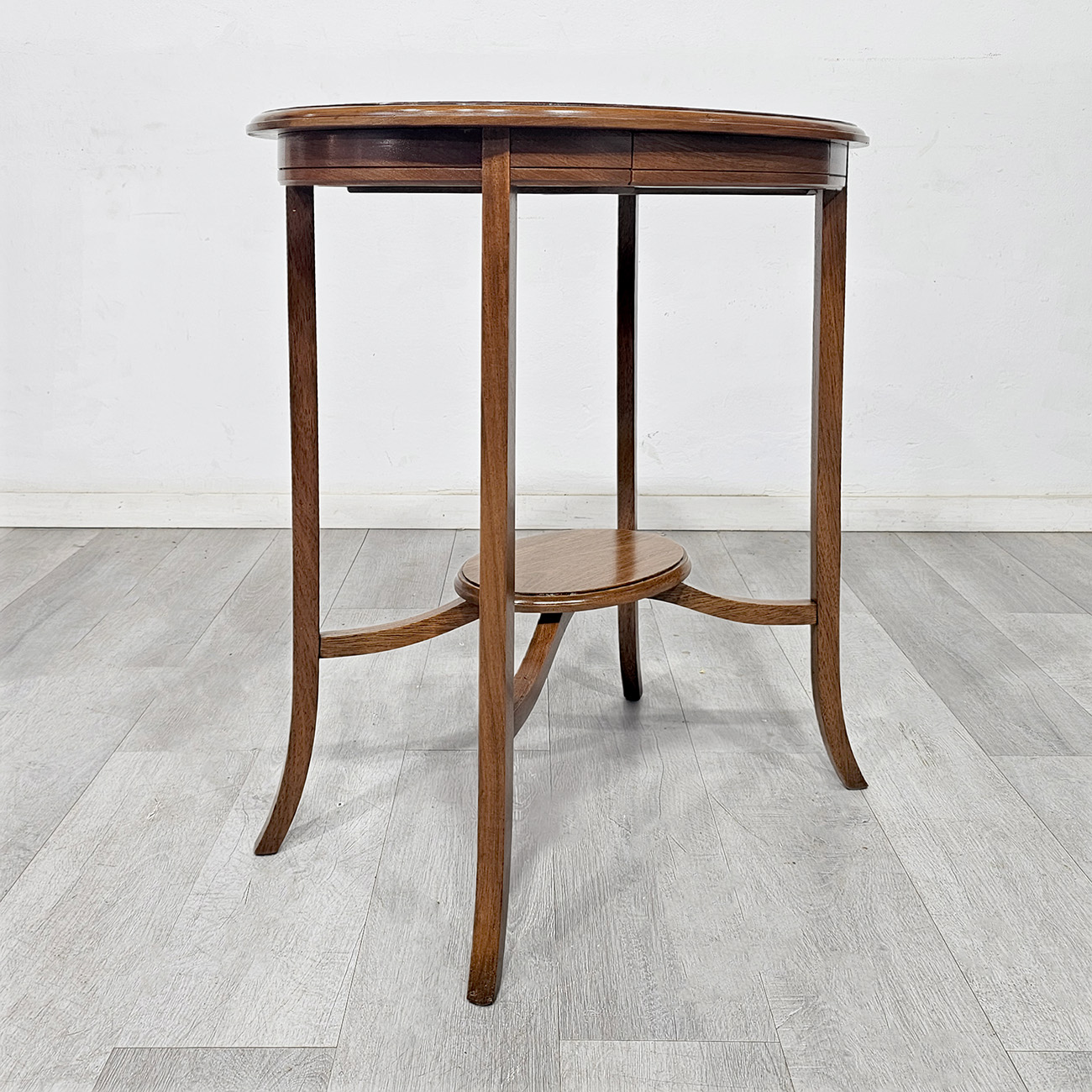 Mesa Auxiliar Oval Madera Maciza Con Estante (7345)
